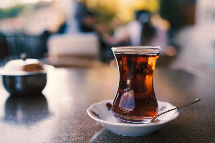 What does Turkish tea taste like?