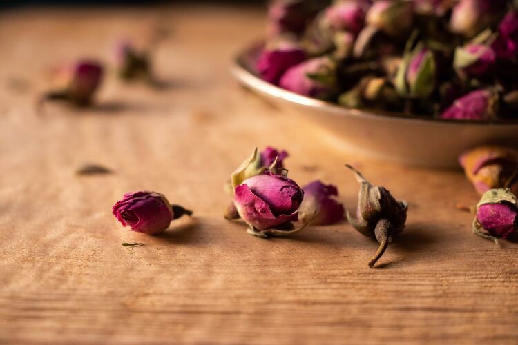 Rose oolong tea